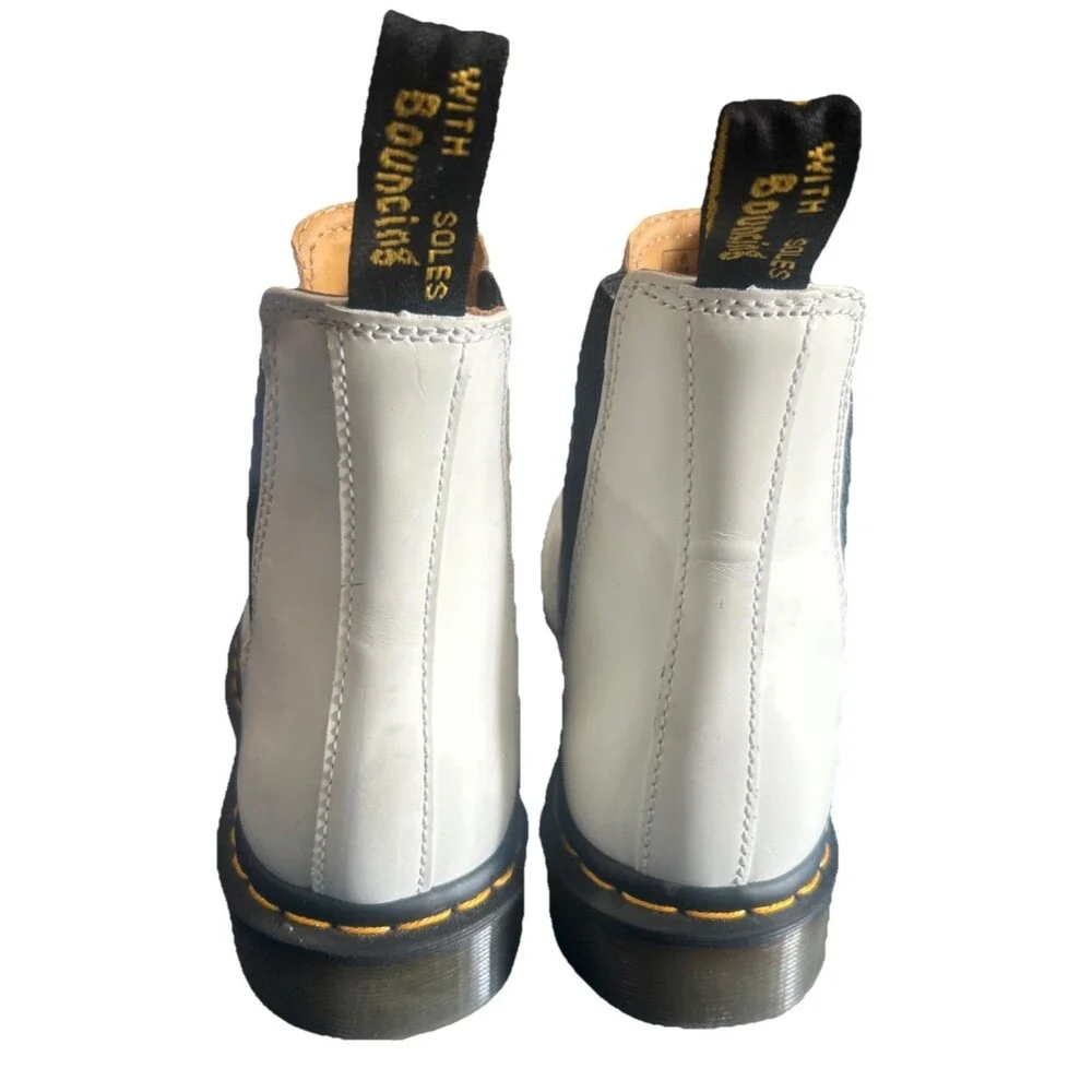 Dr  Martens 2976 YS Womens 8 Chelsea Boots  White Leather Ankle Bootie